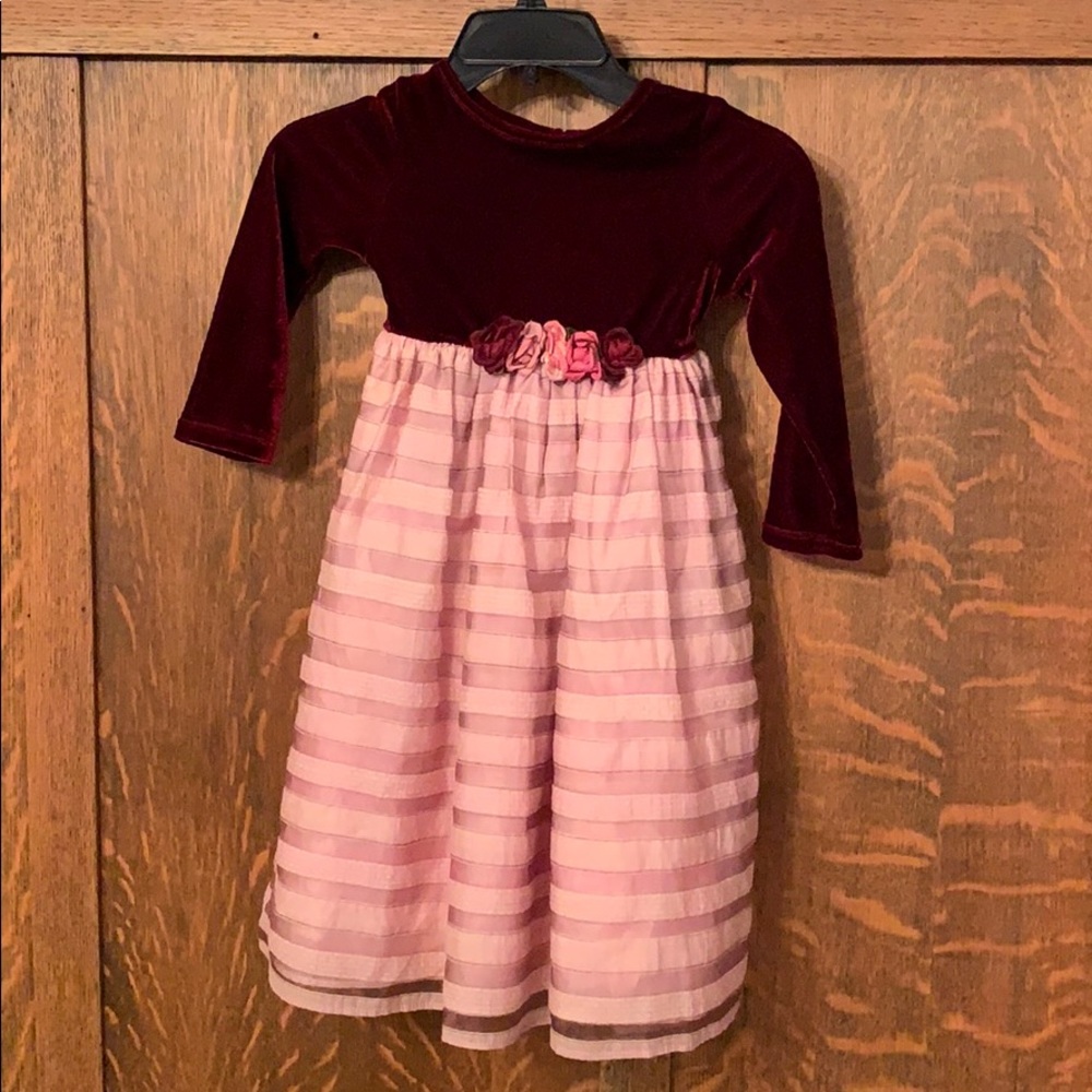 Girls velvet holiday dress size 4 cute maroon